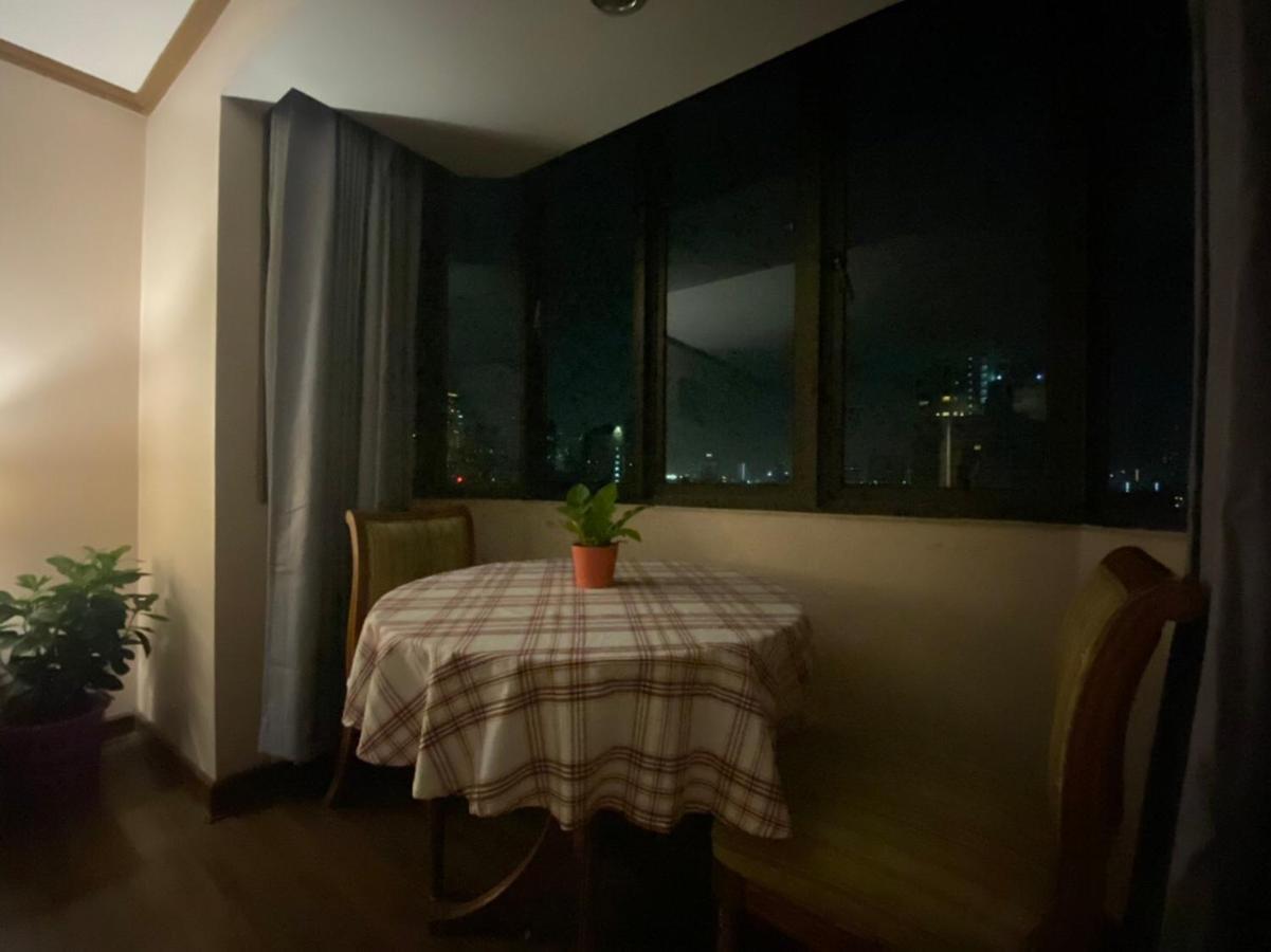 Omni Tower Cozy Apartment Near Nana Bts กรุงเทพมหานคร ภายนอก รูปภาพ